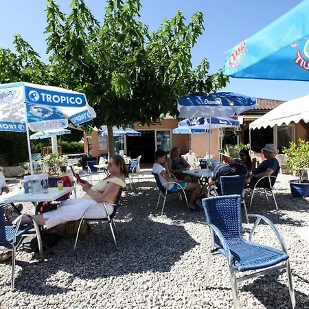 Mobil Confortable - 6 Pers. - Api-1-52-2170 * Girac